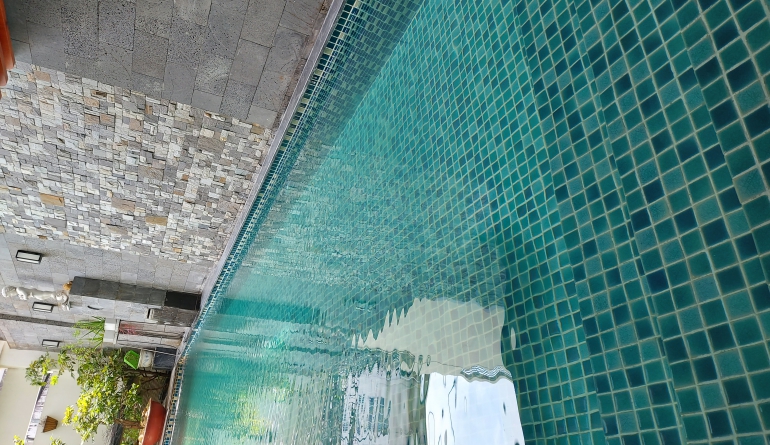 HỒ BƠI MOSAIC - CÔ HOA Q5